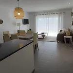 Albufeira Beach Apartment * البوفيرا