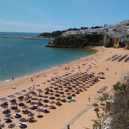 דירה Albufeira Beach Apartment אלבופיירה