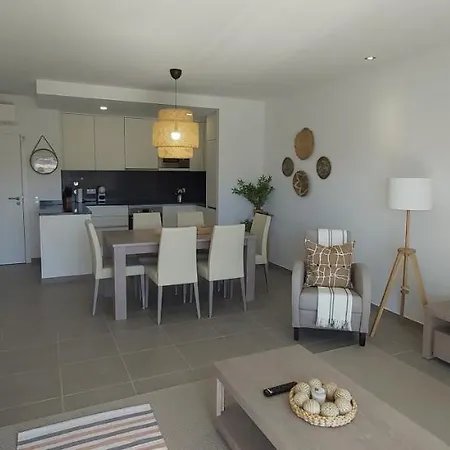 Albufeira Beach Apartment * 阿尔布费拉