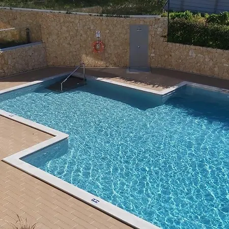 Albufeira Beach Apartment 公寓