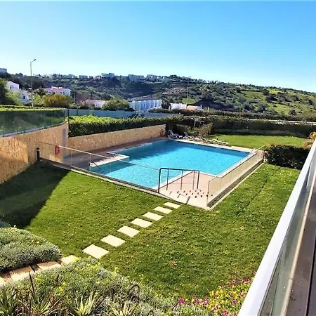 Albufeira Beach Apartment Апартаменты *
