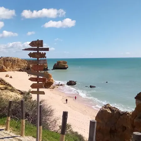 Albufeira Beach Apartment אלבופיירה