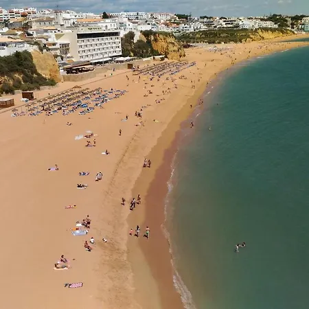 Albufeira Beach Apartment البوفيرا