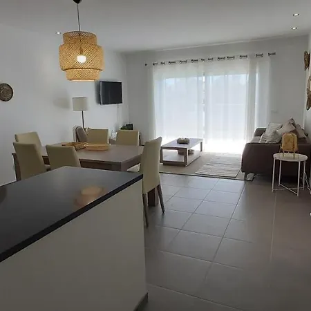Albufeira Beach Apartment * Албуфейра